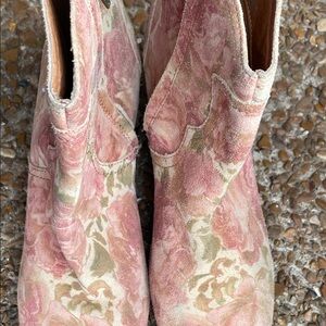 Sbicca Pink Floral Suede Ankle Boots